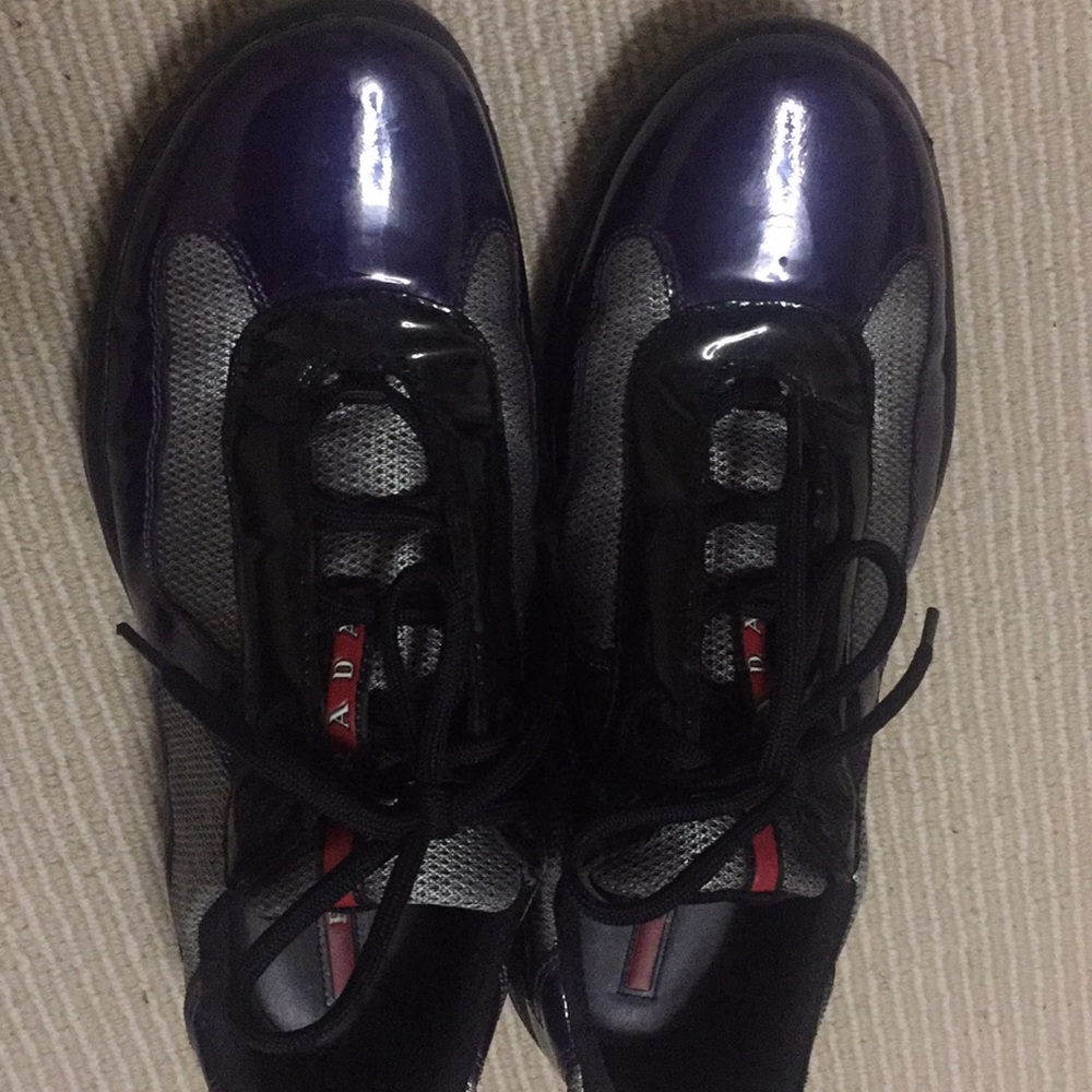Prada sneaker 9.5
